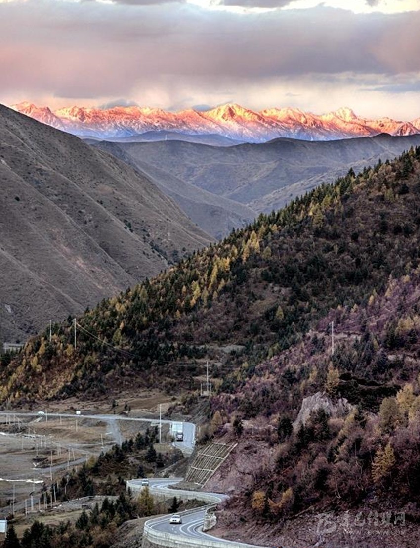 公路都這么美，你在川西高原到底錯過(guò)了多少風(fēng)景？